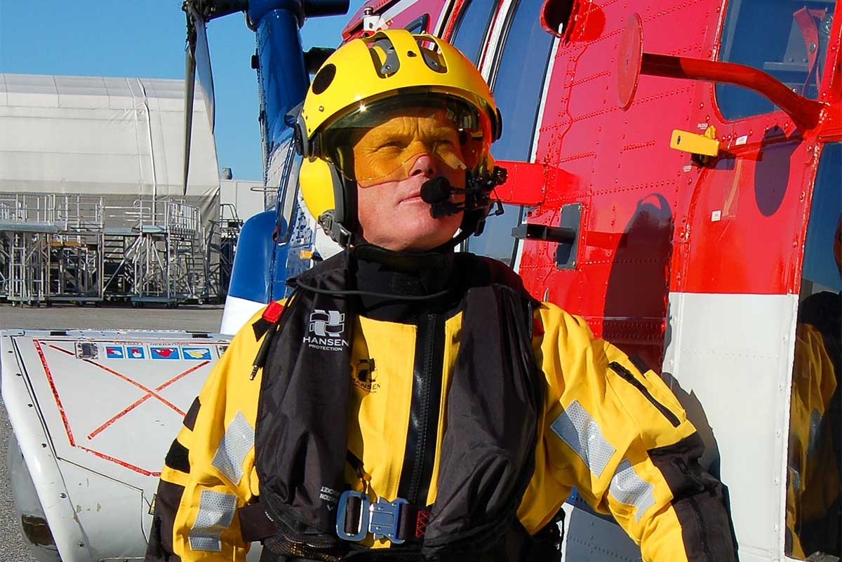 New suit for helicopter crew - Hansen Protection AS